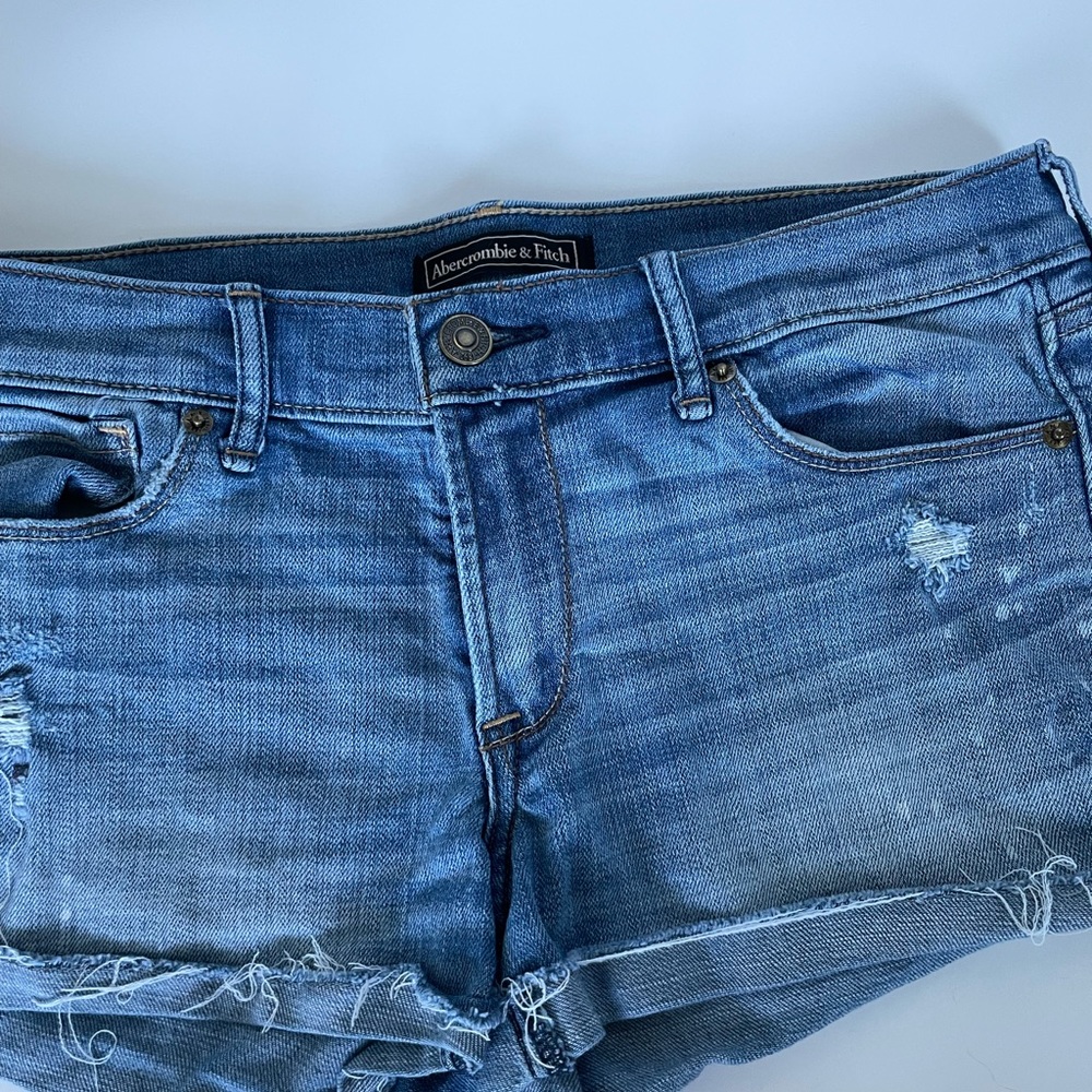 Distressed Abercrombie&Fitch shorts